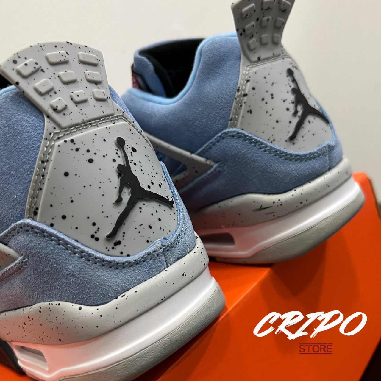 RETRO 4 - UNIVERSITY BLUE
